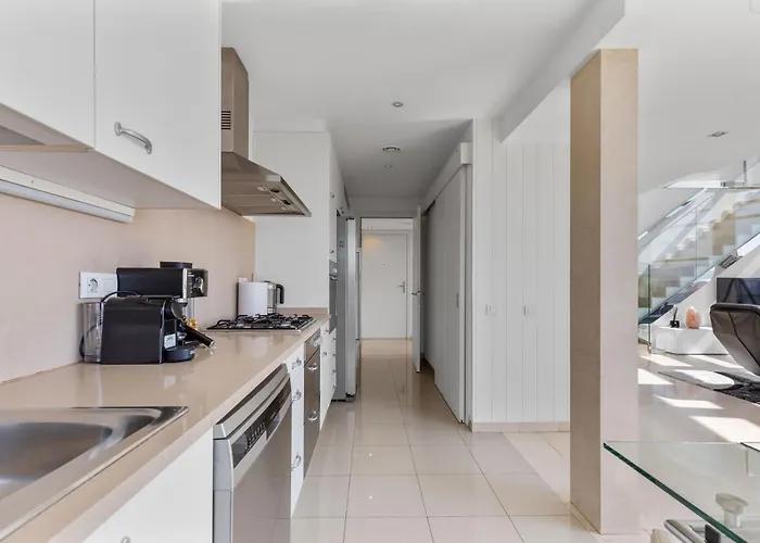Penthouse Duplex With Epic Views Lägenhet